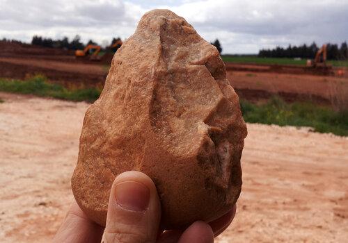 Biface en quartzite du paléolithique ancien (600 000 - 300 000 ans avant notre ère)