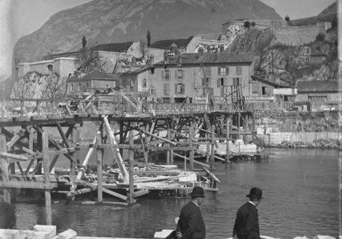 Construction d'un pont sur l'Isère, étayage en bois