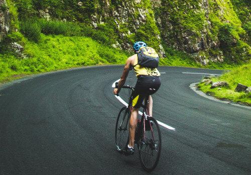 Un cycliste qui s'exerce