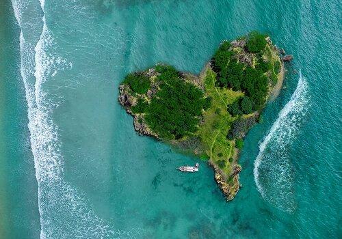 une île dans l'océan.jpg