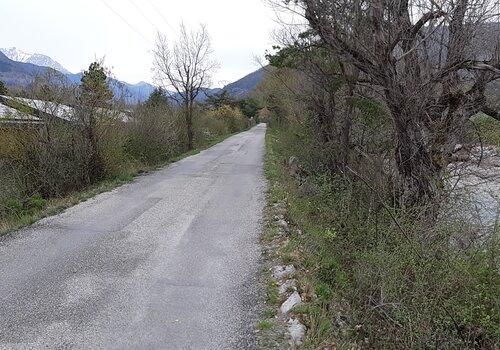 Digue rive droite du Petit-Buëch, au droit du camping de Veynes