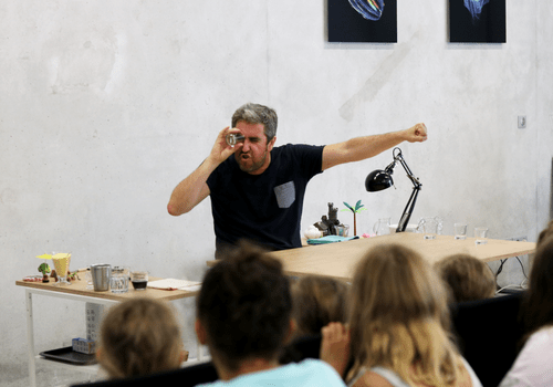 Comédien durant le spectacle "Le Super-Pouvoir de l'Eau".