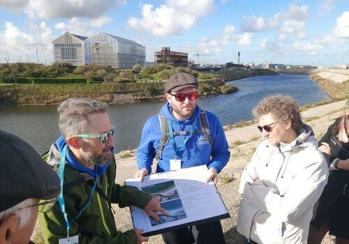 Explications le long du canal exutoire de Dunkerque