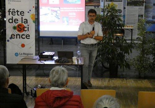 Conférence d' Emeric Falize, astrophysicien au CEA, lors de l'édition 2022 de la FDS à Riom