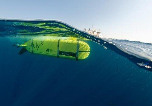 Le sous-marin autonome Ulyx affleurant la surface