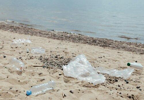 Déchets sur la plage