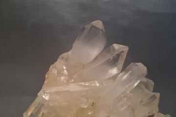 Cristal de quartz, minéral utilisé de multiples manières par les êtres humains