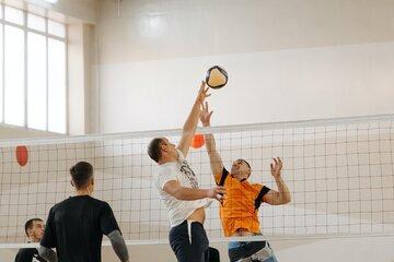 Performance imagée avec des joueurs de volleyball
