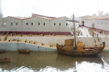 Déchargement des marchandises sur les quai du Rhône-maquette des entrepôts de Vienna