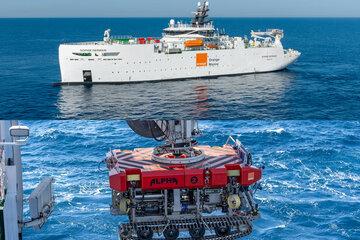 Le Sophie Germain, navire cablier d'Orange Marine et son robot sous-marin